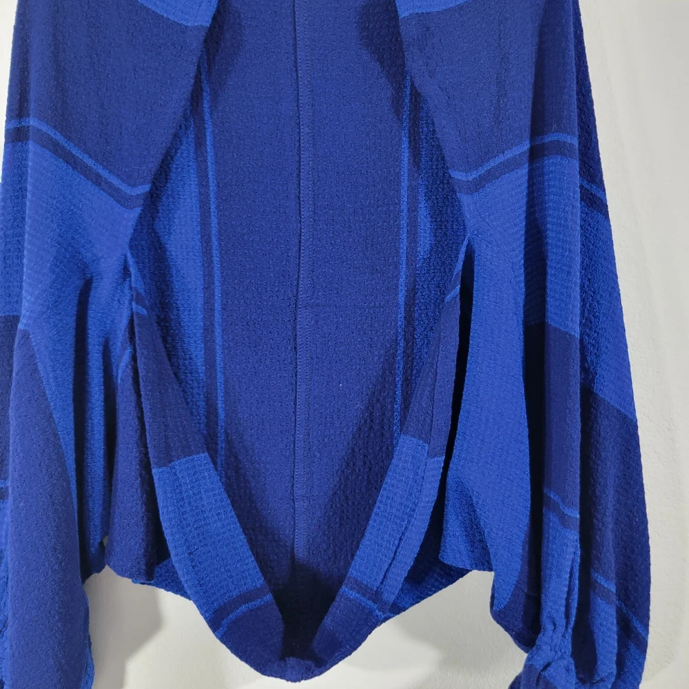 LOGO Lori Goldstein Evelyn casual blue striped waffle knit bolero cocoon sweater